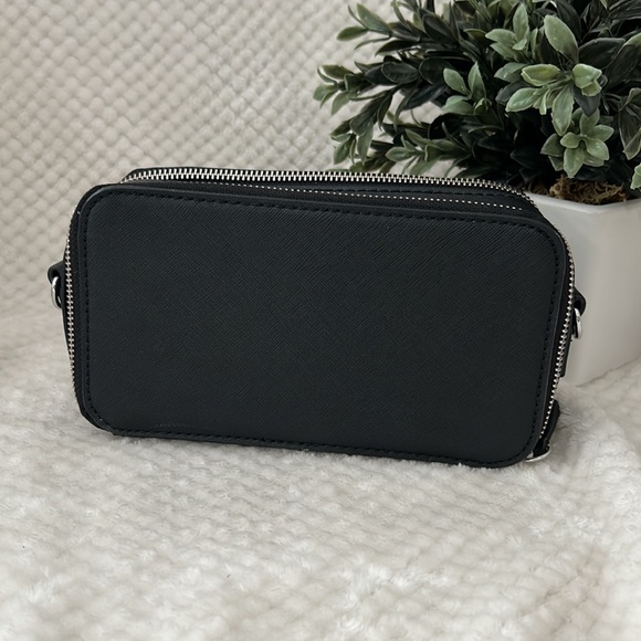 Guess Crossbody Purse - Picture 2 of 8